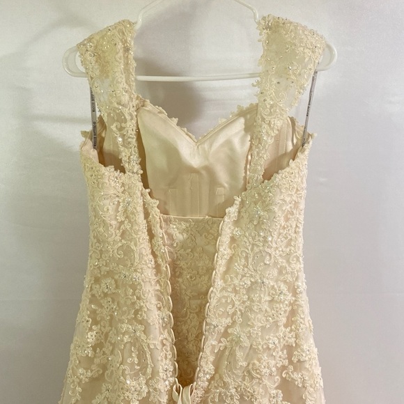 Maggie Sottero Couture Women's 8 Cream Wedding Dress - Picture 5 of 7